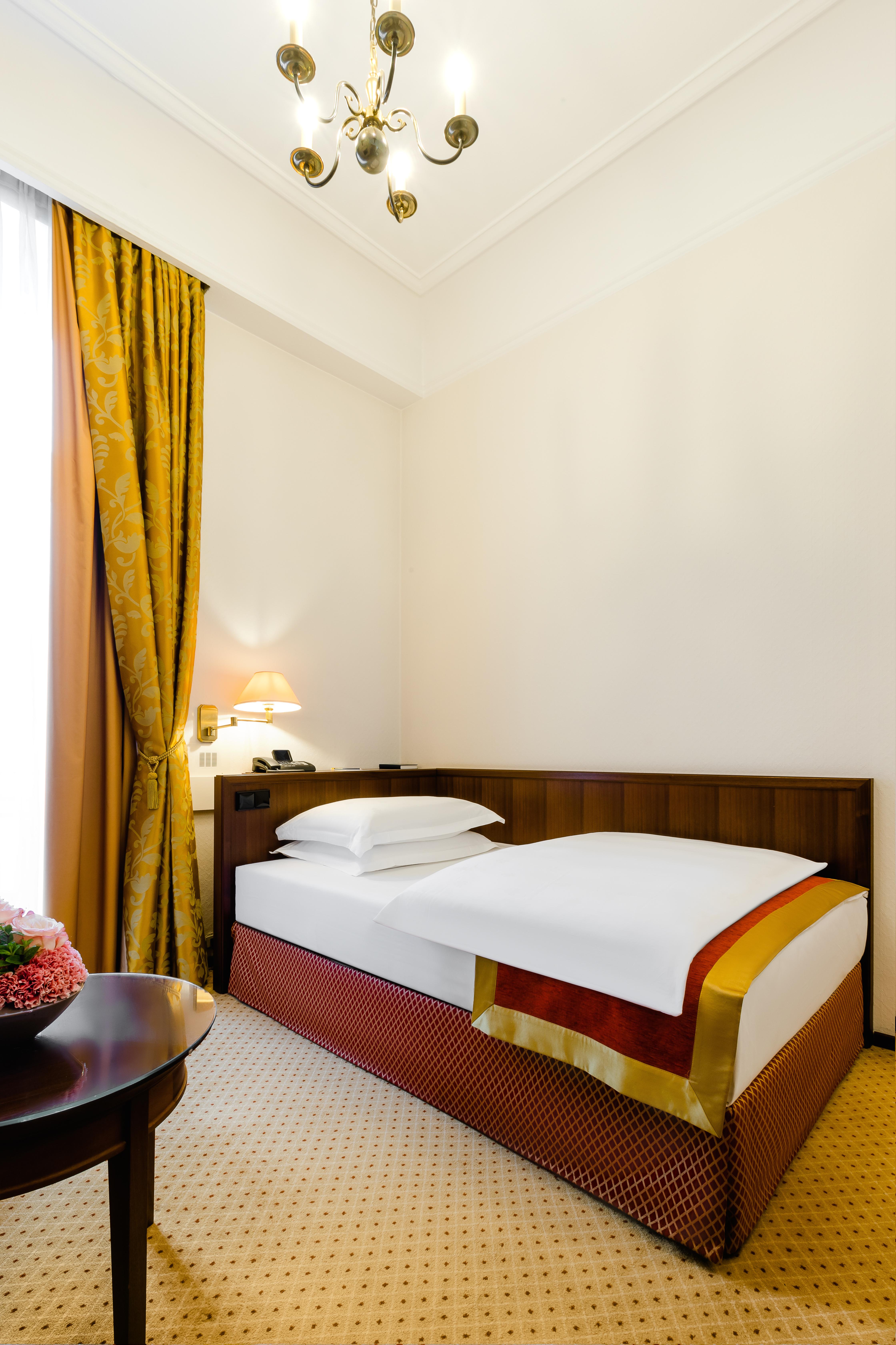 Excelsior Hotel Ernst Am Dom Kolín nad Rýnem Exteriér fotografie A single bed