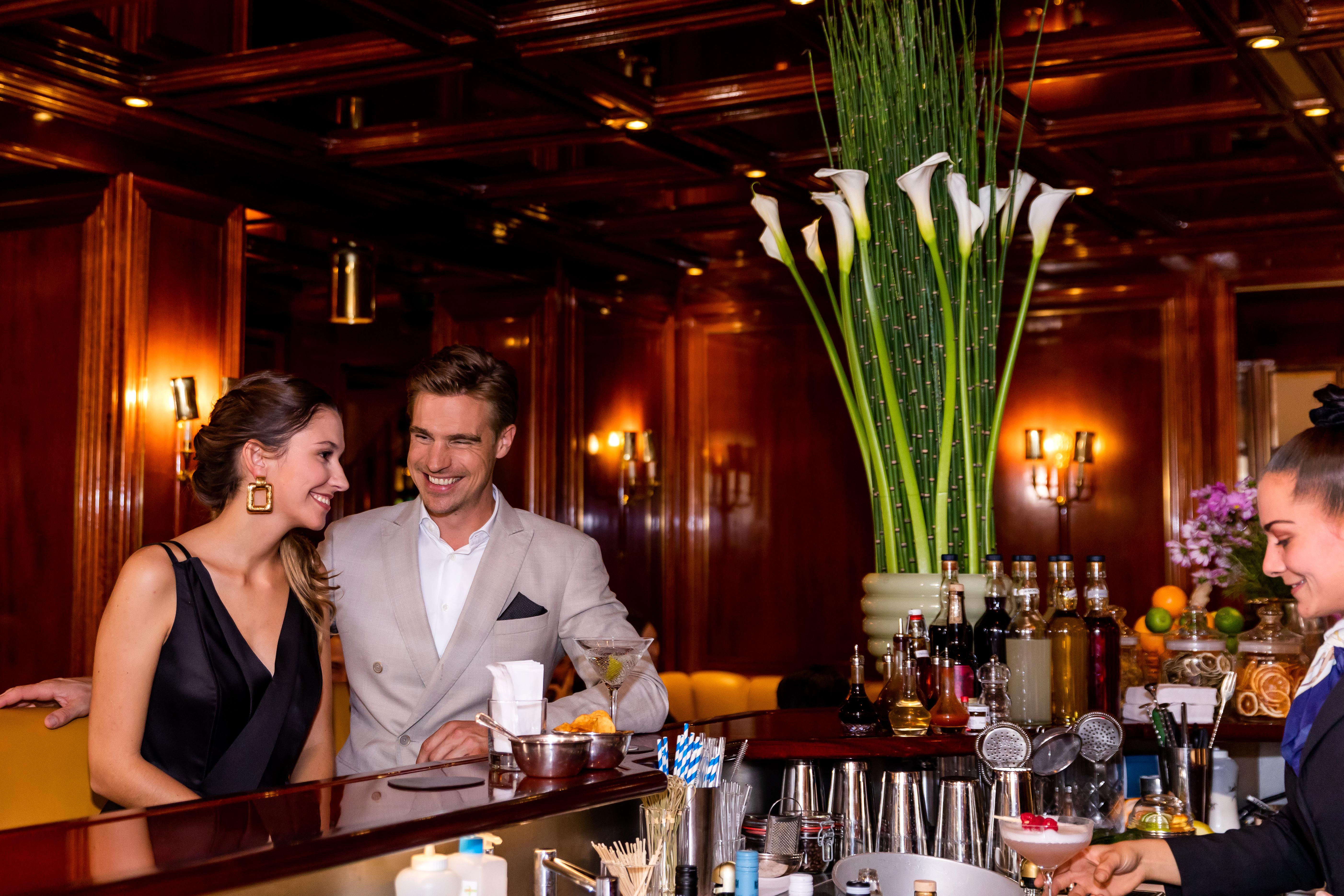 Excelsior Hotel Ernst Am Dom Kolín nad Rýnem Exteriér fotografie The bar at the hotel